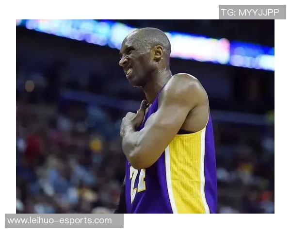 科比·布莱恩特传奇生涯：从天赋少年到篮球巨星的荣耀与奋斗